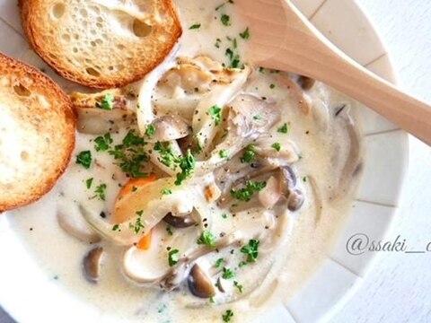 きのこと海鮮の簡単クラムチャウダー